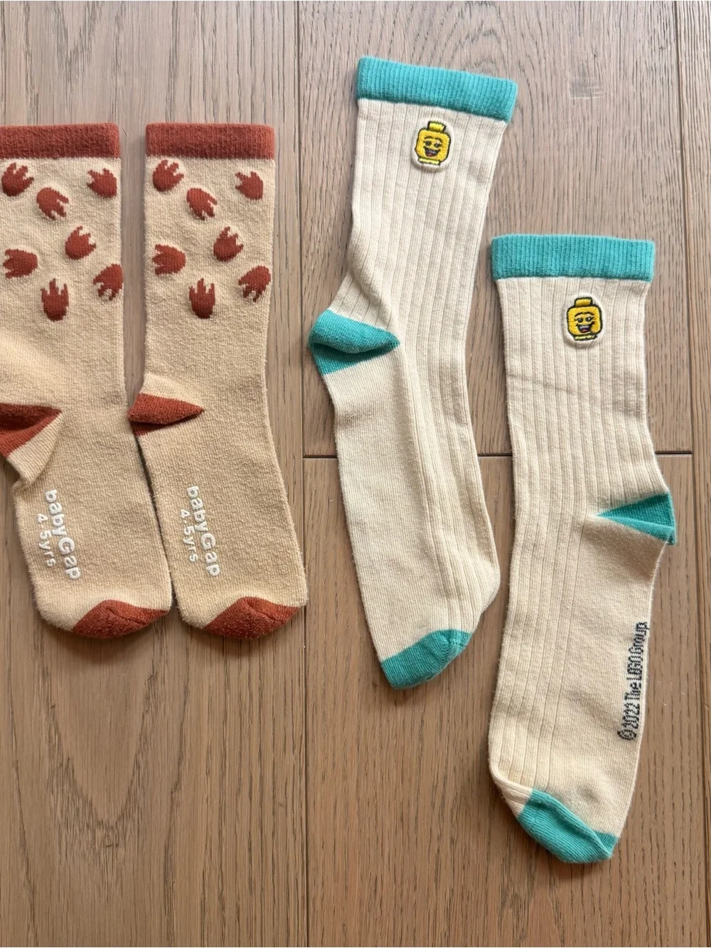 GAP Beige Crew Socks with Teal Trim & Rust Accent 2-Pack